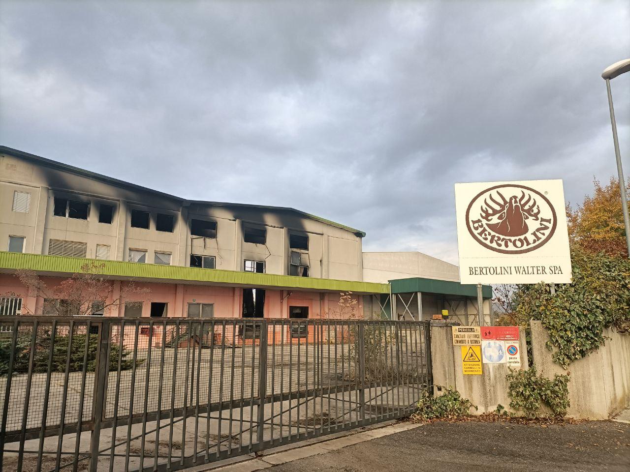 Copertina per Rifiuti abbandonati in un capannone a Gorizia, pressing di Ziberna per intervenire